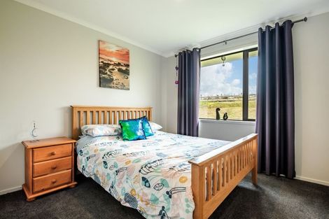 Photo of property in 137 Tuparekura Road, South Head, Helensville, 0874