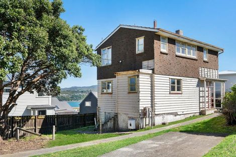 Photo of property in 18 Tukanae Street, Strathmore Park, Wellington, 6022