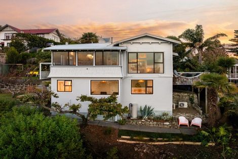 Photo of property in 18 Hukarere Road, Bluff Hill, Napier, 4110