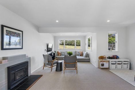 Photo of property in 1/23 Stanley Road, Glenfield, Auckland, 0629