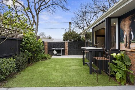 Photo of property in 33 Dee Street, St Albans, Christchurch, 8014