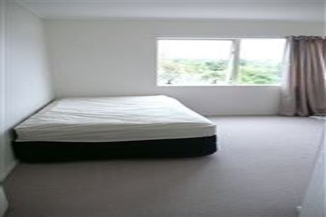 Photo of property in 1/20 Webb Place, Forrest Hill, Auckland, 0620