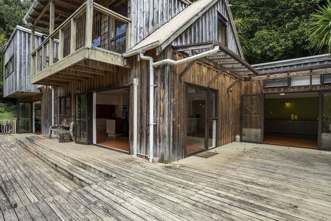 Photo of property in 40 Lone Kauri Road, Karekare, New Lynn, 0772