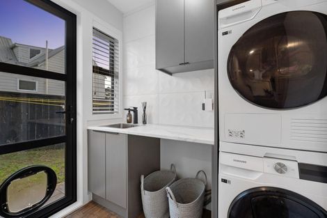 Photo of property in 2a Roland Road, Greenhithe, Auckland, 0632