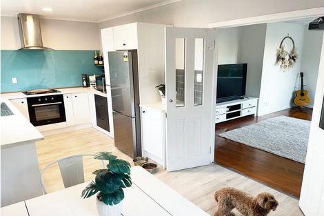 Photo of property in 921 Whangaparaoa Road, Manly, Whangaparaoa, 0930