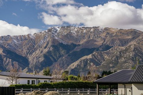 Photo of property in 22 Riley Street, Lake Hawea, 9382