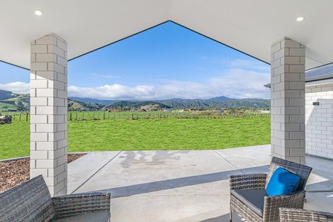 Photo of property in 28 Oriwa Lane, Levin, 5571