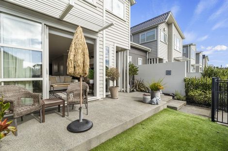 Photo of property in 75 Karepiro Drive, Stanmore Bay, Whangaparaoa, 0932