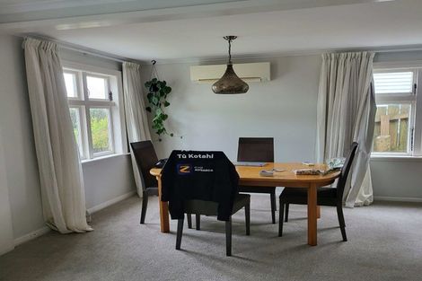 Photo of property in 12a Chapman Street, Newlands, Wellington, 6037