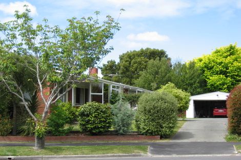 Photo of property in 33 Rosedale Place, Avonhead, Christchurch, 8042