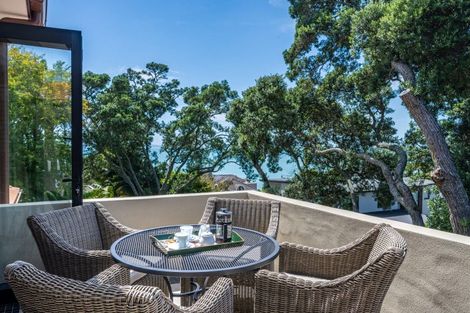 Photo of property in 2 Glenoaks Rise, Mellons Bay, Auckland, 2014