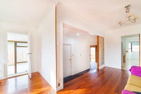 Photo of property in 14 Evans Road, Weymouth, Auckland, 2103