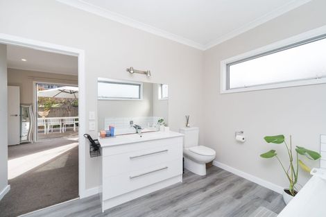 Photo of property in 5 Heritage Place, Terrace End, Palmerston North, 4410