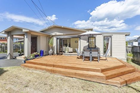 Photo of property in 35 Toroa Street, Torbay, Auckland, 0630