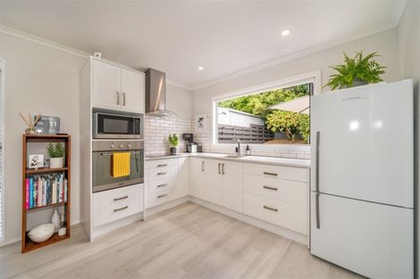 Photo of property in 76 Field Street, Silverstream, Upper Hutt, 5019