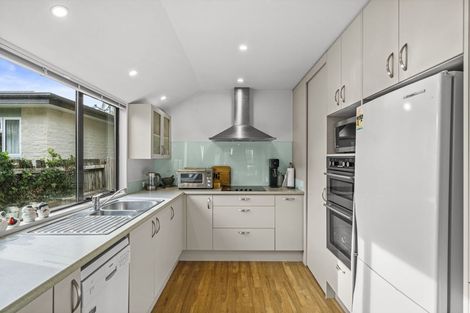 Photo of property in 6b Saint Leonards Square, Sumner, Christchurch, 8081