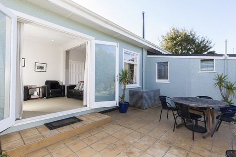 Photo of property in 104 Edward Avenue, Edgeware, Christchurch, 8013