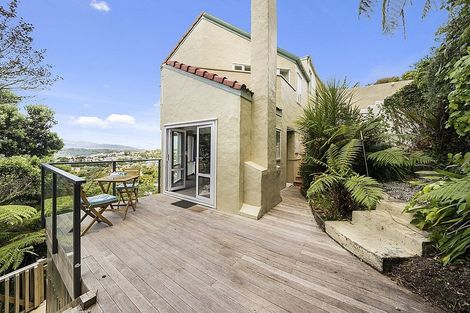 Photo of property in 51 Harbour View Road, Northland, Wellington, 6012