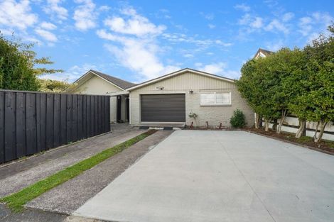 Photo of property in 1 Camellia Place, Hamilton Lake, Hamilton, 3204