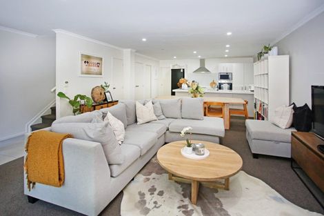 Photo of property in 51 Popokatea Drive, Takanini, 2112