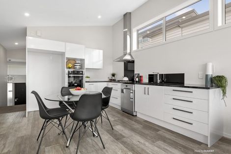 Photo of property in 86a Thurleigh Grove, Karori, Wellington, 6012