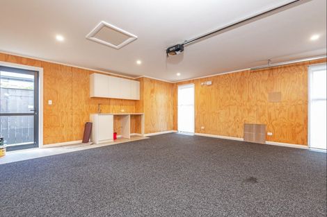 Photo of property in 32 Ashford Avenue, Hokowhitu, Palmerston North, 4410