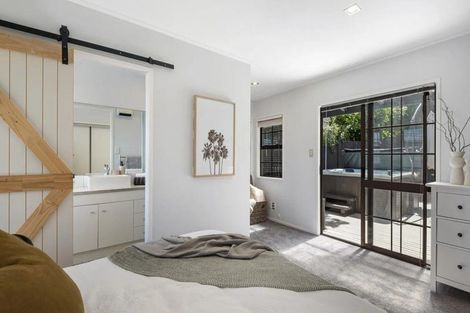 Photo of property in 8 Bellcroft Place, Belmont, Auckland, 0622