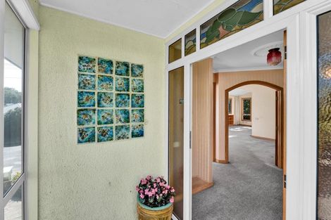 Photo of property in 64 Waiwaka Terrace, Strandon, New Plymouth, 4312