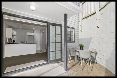 Photo of property in 25u2 Hollies Crescent, Johnsonville, Wellington, 6037