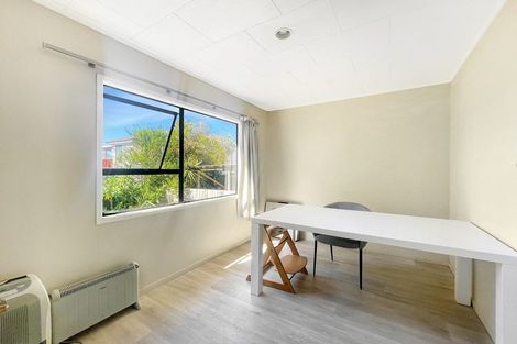 Photo of property in 6 Santiago Crescent, Unsworth Heights, Auckland, 0632