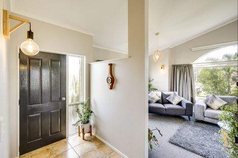 Photo of property in 5 Flemington Place, Taradale, Napier, 4112