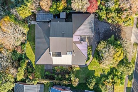 Photo of property in 64 Karina Road, Merrilands, New Plymouth, 4312