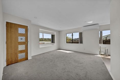 Photo of property in 2/25 Sunnyfield Crescent, Glenfield, Auckland, 0629