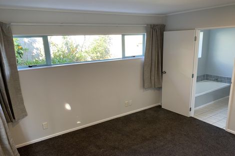 Photo of property in 16 Imelda Road, Te Atatu Peninsula, Auckland, 0610