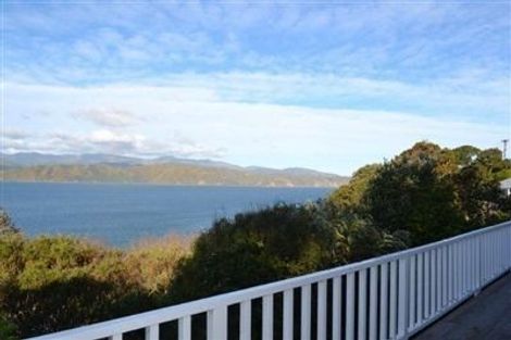 Photo of property in 30 Napier Street, Karaka Bays, Wellington, 6022
