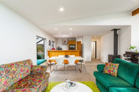 Photo of property in 8 Gregg Place, Sunnyvale, Auckland, 0612
