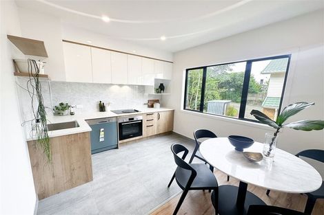 Photo of property in 3/9 Schnapper Rock Road, Greenhithe, Auckland, 0632