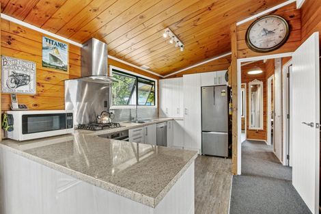 Photo of property in 10 Kaitake Place, Oakura, 4314
