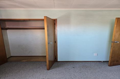 Photo of property in 4 Longbill Place, Glendene, Auckland, 0602