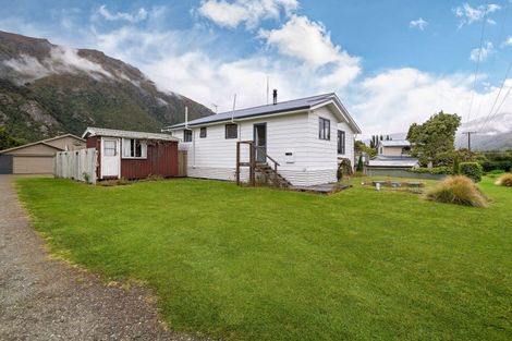 Photo of property in 27 Oxford Street, Kingston, Athol, 9793