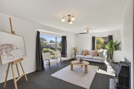 Photo of property in 60 Heta Road, Highlands Park, New Plymouth, 4312