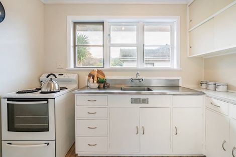 Photo of property in 1/6 Oxford Crescent, Ebdentown, Upper Hutt, 5018