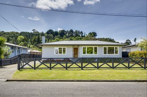 Photo of property in 2 Shirley Place, Bay View, Napier, 4104