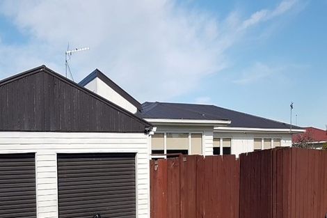 Photo of property in 8 President Avenue, Papakura, 2110