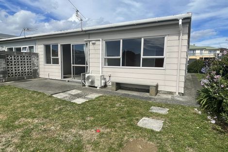 Photo of property in 65a Horokiwi Road West, Newlands, Wellington, 6037