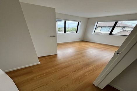 Photo of property in 28 Tiraumea Drive, Pakuranga, Auckland, 2010