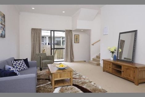 Photo of property in 4/2 Swan Hill Drive, Glen Eden, Auckland, 0602