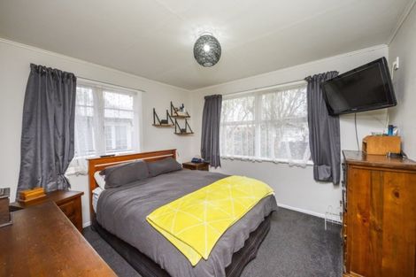 Photo of property in 33 Peters Avenue, Cloverlea, Palmerston North, 4412