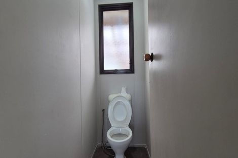 Photo of property in 1/29 Devonshire Road, Unsworth Heights, Auckland, 0632