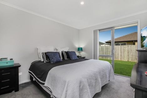 Photo of property in 15 Lamborn Drive, Papakura, 2110